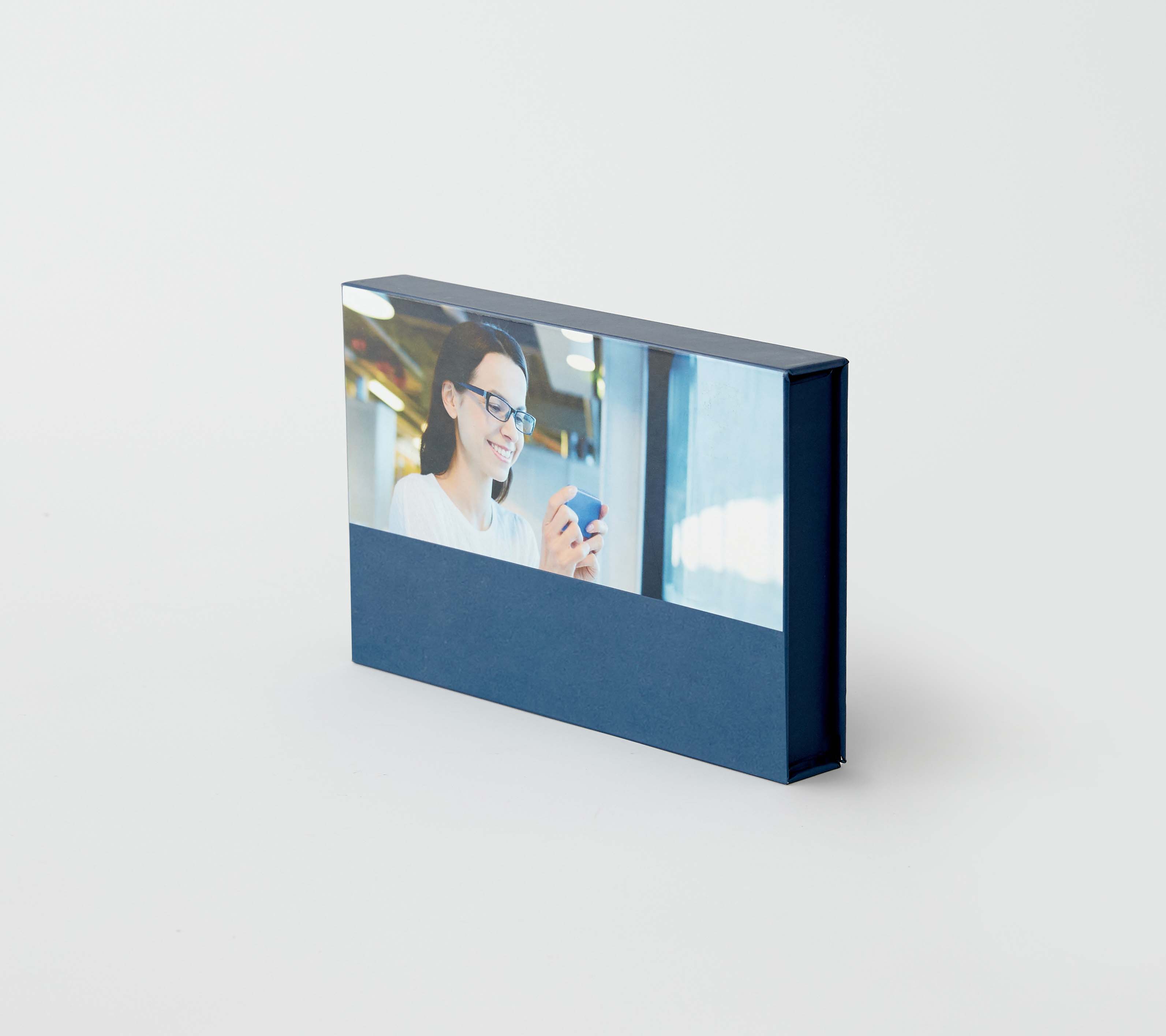 Luxury Lens Holder - Premium eyewear packaging by MSA Pack